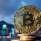 比特币价格跌破7万，是宏观流动性收紧还是多头获利了结？