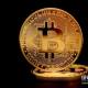 BTC巨鲸持仓从20万枚降至18.8万枚释放什么信号？散户该怎么办？