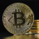 机构增持与矿工清仓并存，BTC正在经历价值重估，还是新一轮派发洗盘？
